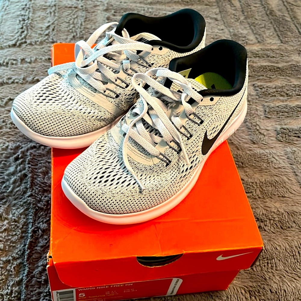 Nike womans Free Run sneakers